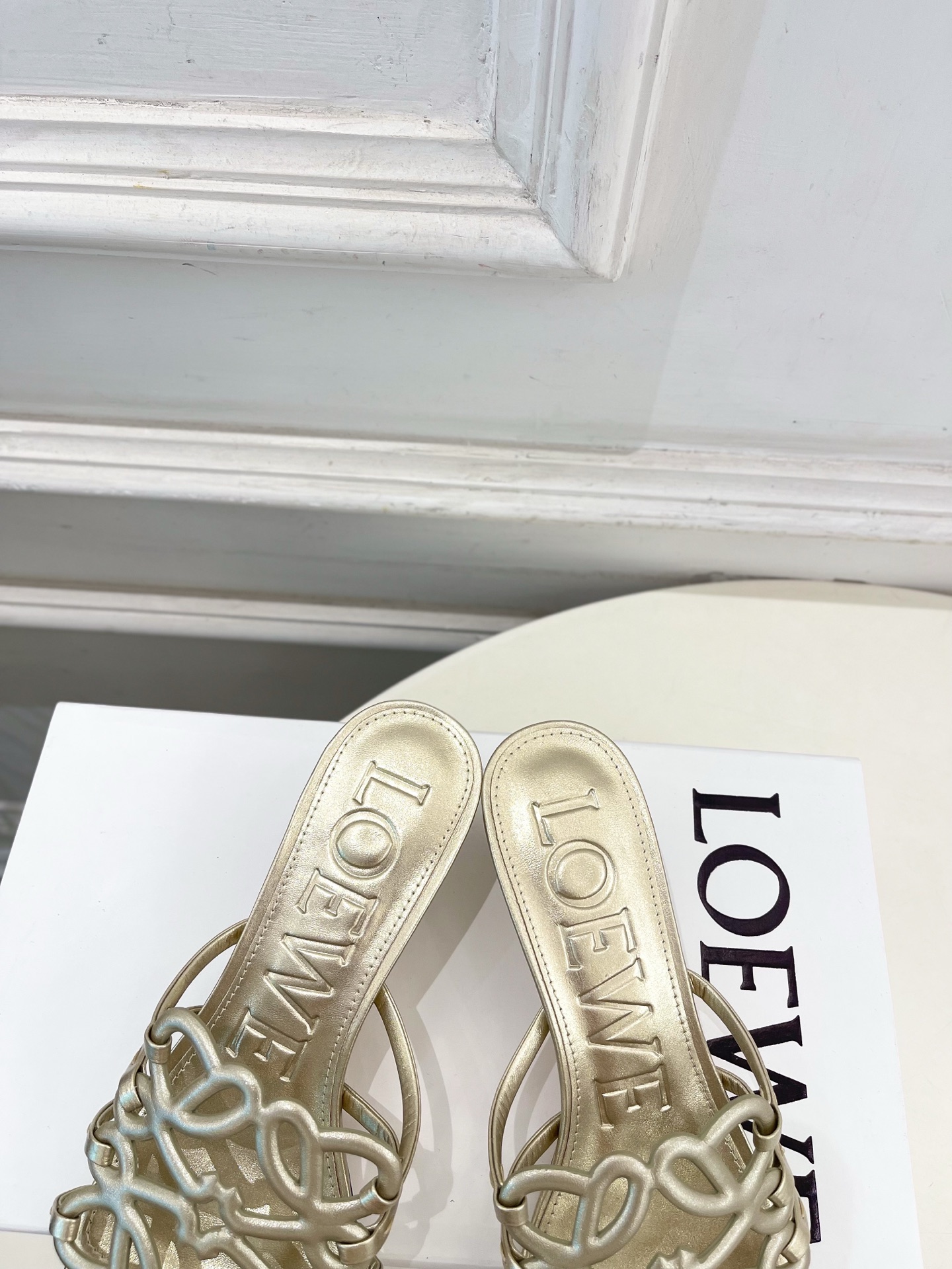 LOEWE 罗意威 2026春夏新品  Petal Anagram镂空小猫跟拖鞋—————————LOE