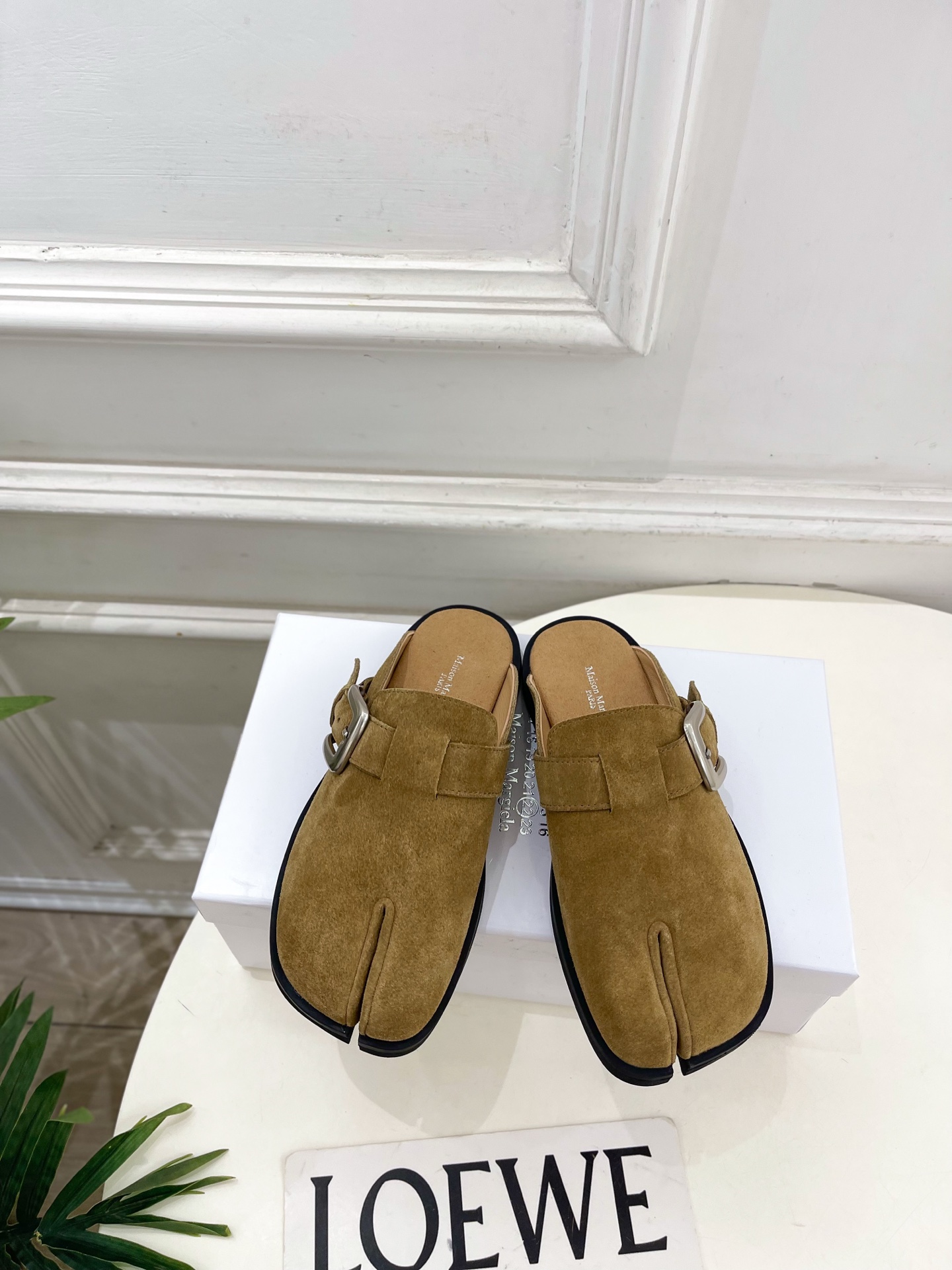 Maison Margiela· 马吉拉26𝐬𝐬 2026春夏新品MM6 金属皮带扣分趾半拖勃肯鞋———