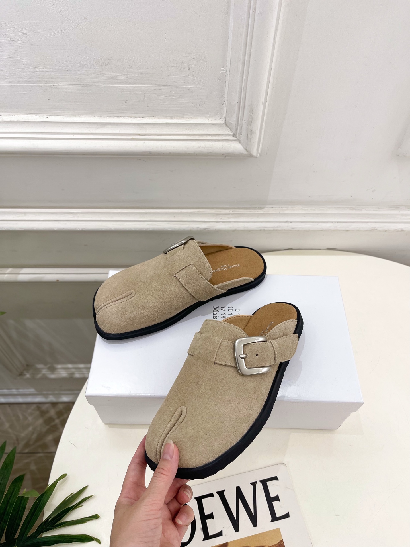 Maison Margiela· 马吉拉26𝐬𝐬 2026春夏新品MM6 金属皮带扣分趾半拖勃肯鞋———