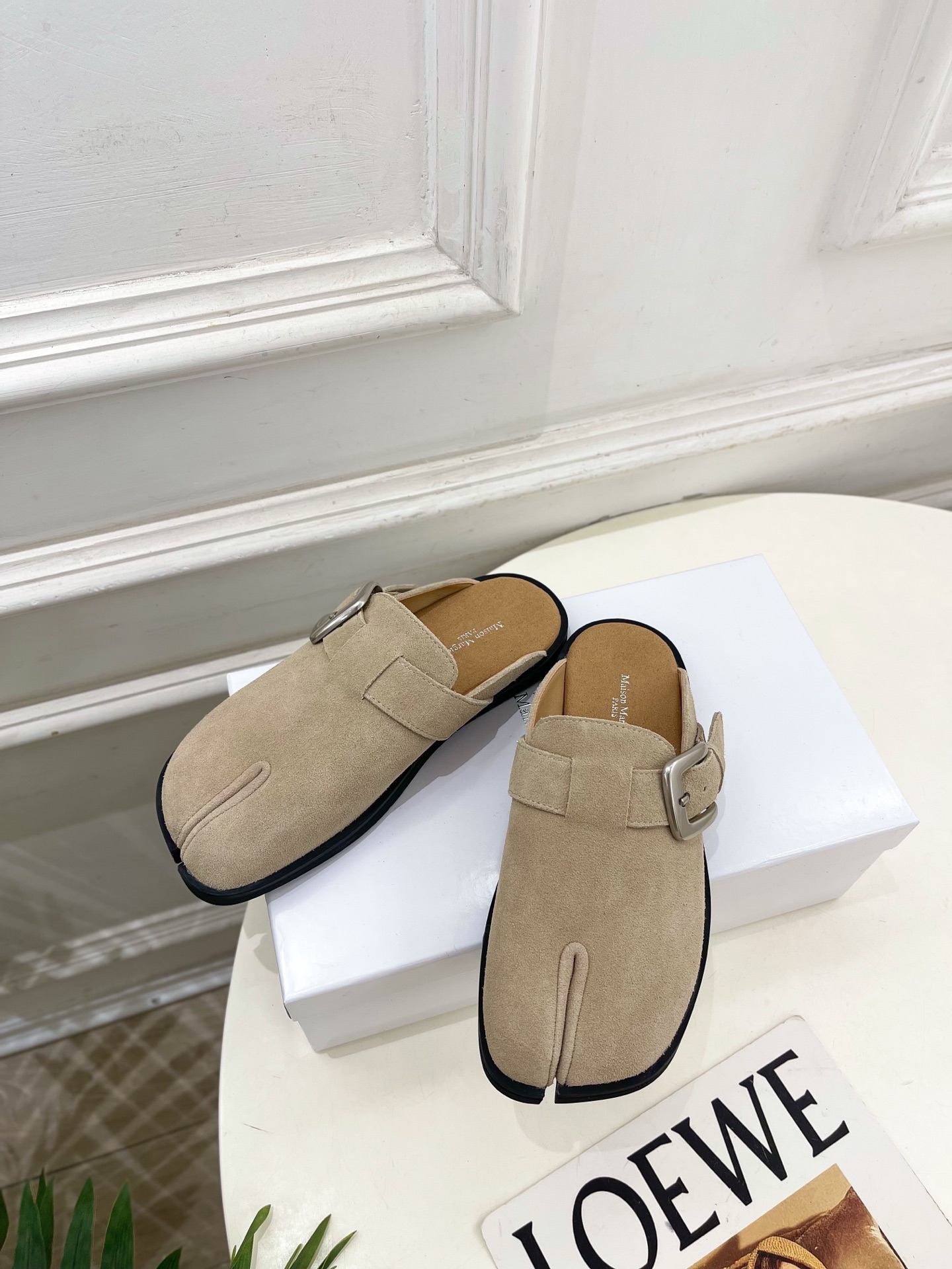 Maison Margiela· 马吉拉26𝐬𝐬 2026春夏新品MM6 金属皮带扣分趾半拖勃肯鞋———