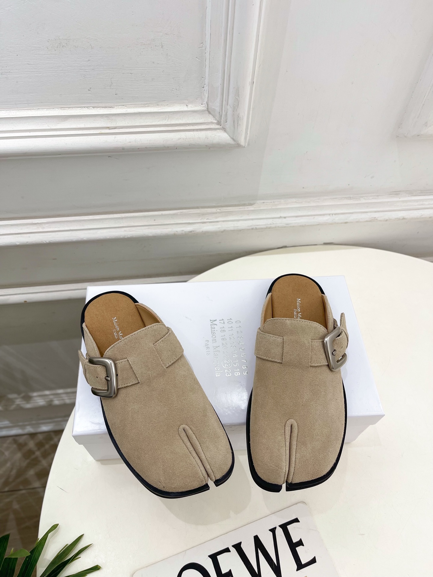 Maison Margiela· 马吉拉26𝐬𝐬 2026春夏新品MM6 金属皮带扣分趾半拖勃肯鞋———