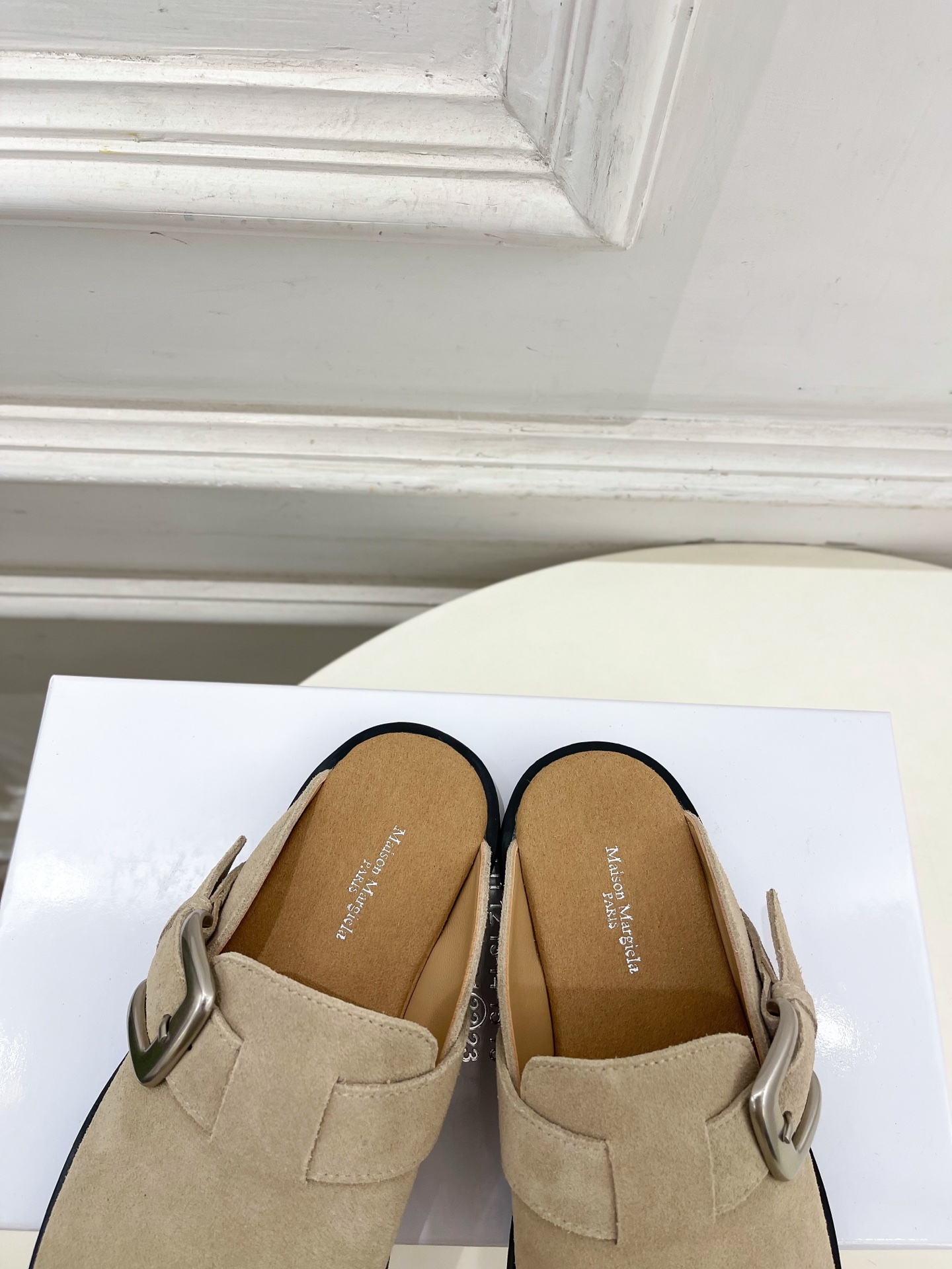 Maison Margiela· 马吉拉26𝐬𝐬 2026春夏新品MM6 金属皮带扣分趾半拖勃肯鞋———