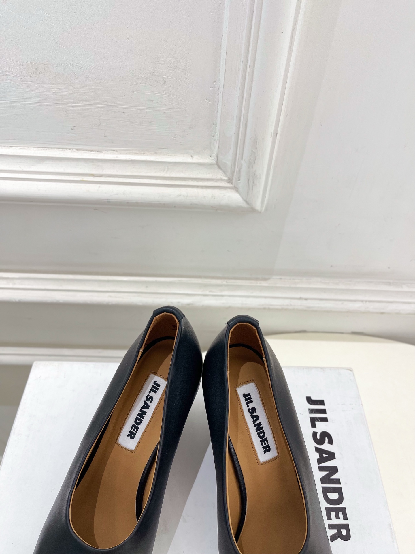 Jil Sander(吉尔·桑达）2026 春夏新品 JD极简复古粗跟深口单鞋————————JS作为这