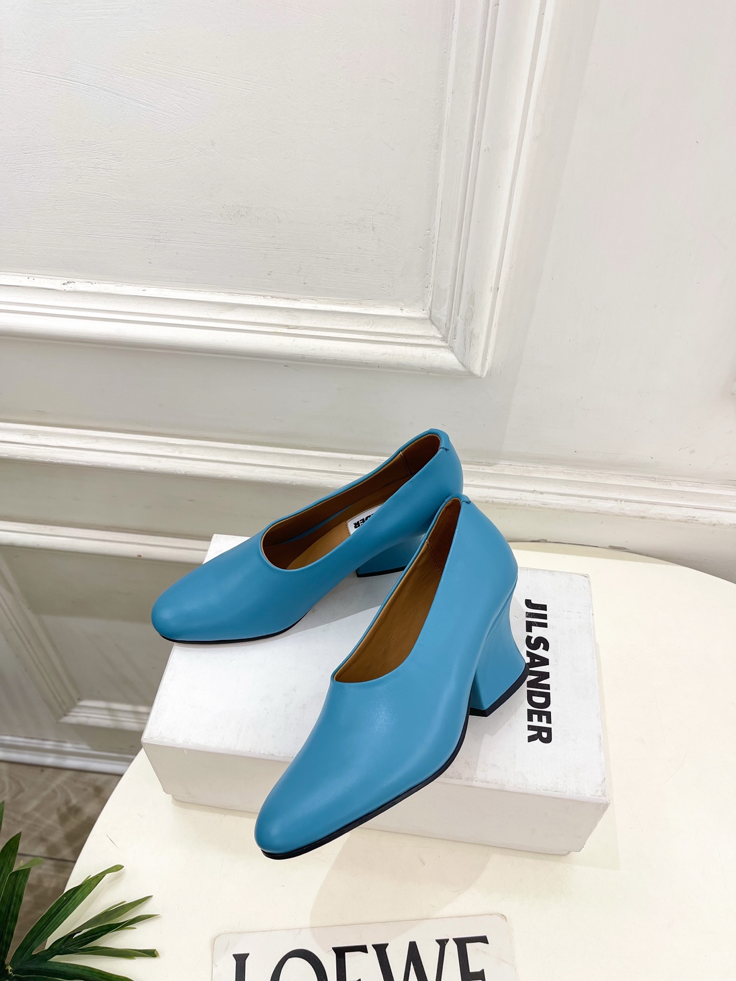 Jil Sander(吉尔·桑达）2026 春夏新品 JD极简复古粗跟深口单鞋————————JS作为这
