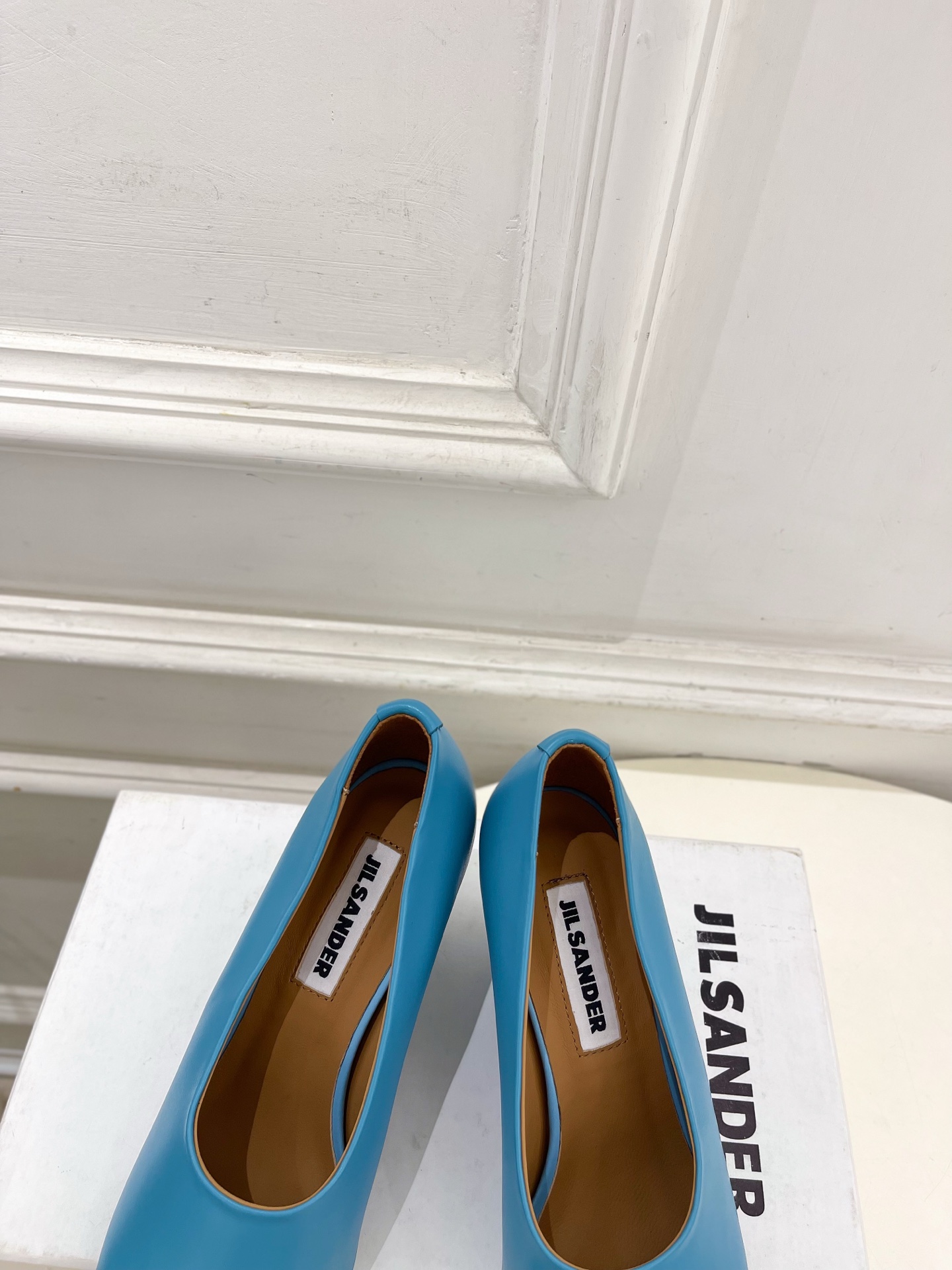 Jil Sander(吉尔·桑达）2026 春夏新品 JD极简复古粗跟深口单鞋————————JS作为这