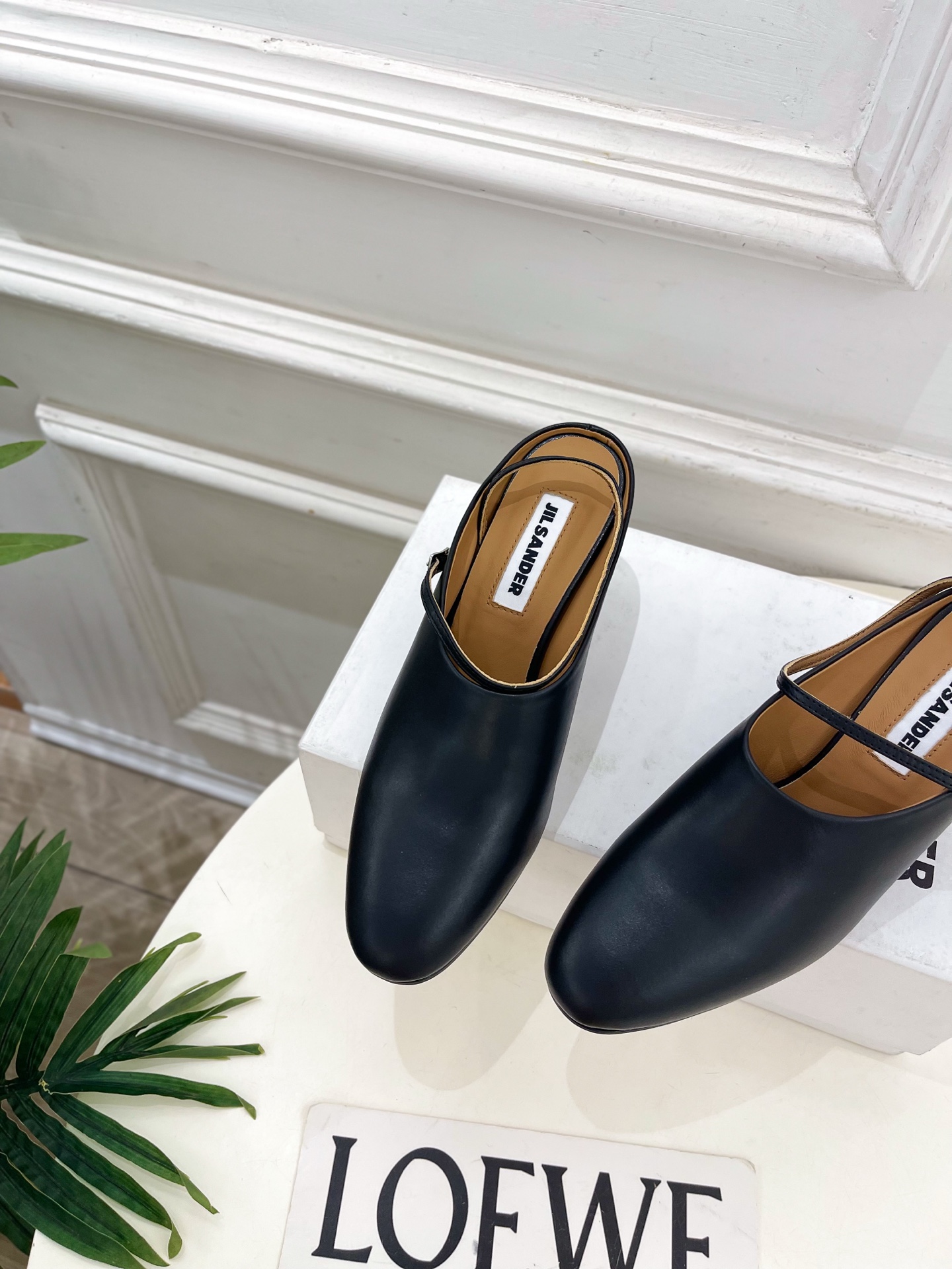 Jil Sander(吉尔·桑达）2026 春夏新品 JD极简复古细带搭扣粗跟穆勒鞋————————JS
