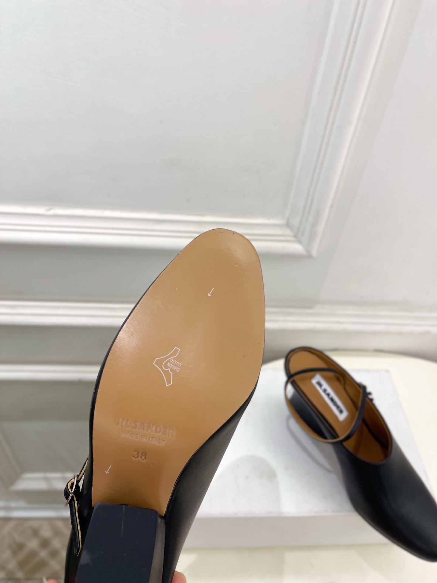 Jil Sander(吉尔·桑达）2026 春夏新品 JD极简复古细带搭扣粗跟穆勒鞋————————JS