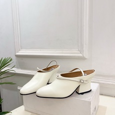 Jil Sander(吉尔·桑达)2026 春夏新品 JD极简复古细带搭扣粗跟穆勒鞋————————JS Jil Sander(吉尔·桑达)2026 春夏新品 JD极简复古细带搭扣粗跟穆勒鞋————————JS