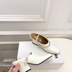Jil Sander(吉尔·桑达)2026 春夏新品 JD极简复古细带搭扣粗跟穆勒鞋————————JS Jil Sander(吉尔·桑达)2026 春夏新品 JD极简复古细带搭扣粗跟穆勒鞋————————JS