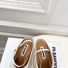 Jil Sander(吉尔·桑达)2026 春夏新品 JD极简复古细带搭扣粗跟穆勒鞋————————JS Jil Sander(吉尔·桑达)2026 春夏新品 JD极简复古细带搭扣粗跟穆勒鞋————————JS