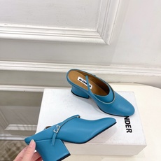 Jil Sander(吉尔·桑达)2026 春夏新品 JD极简复古细带搭扣粗跟穆勒鞋————————JS Jil Sander(吉尔·桑达)2026 春夏新品 JD极简复古细带搭扣粗跟穆勒鞋————————JS