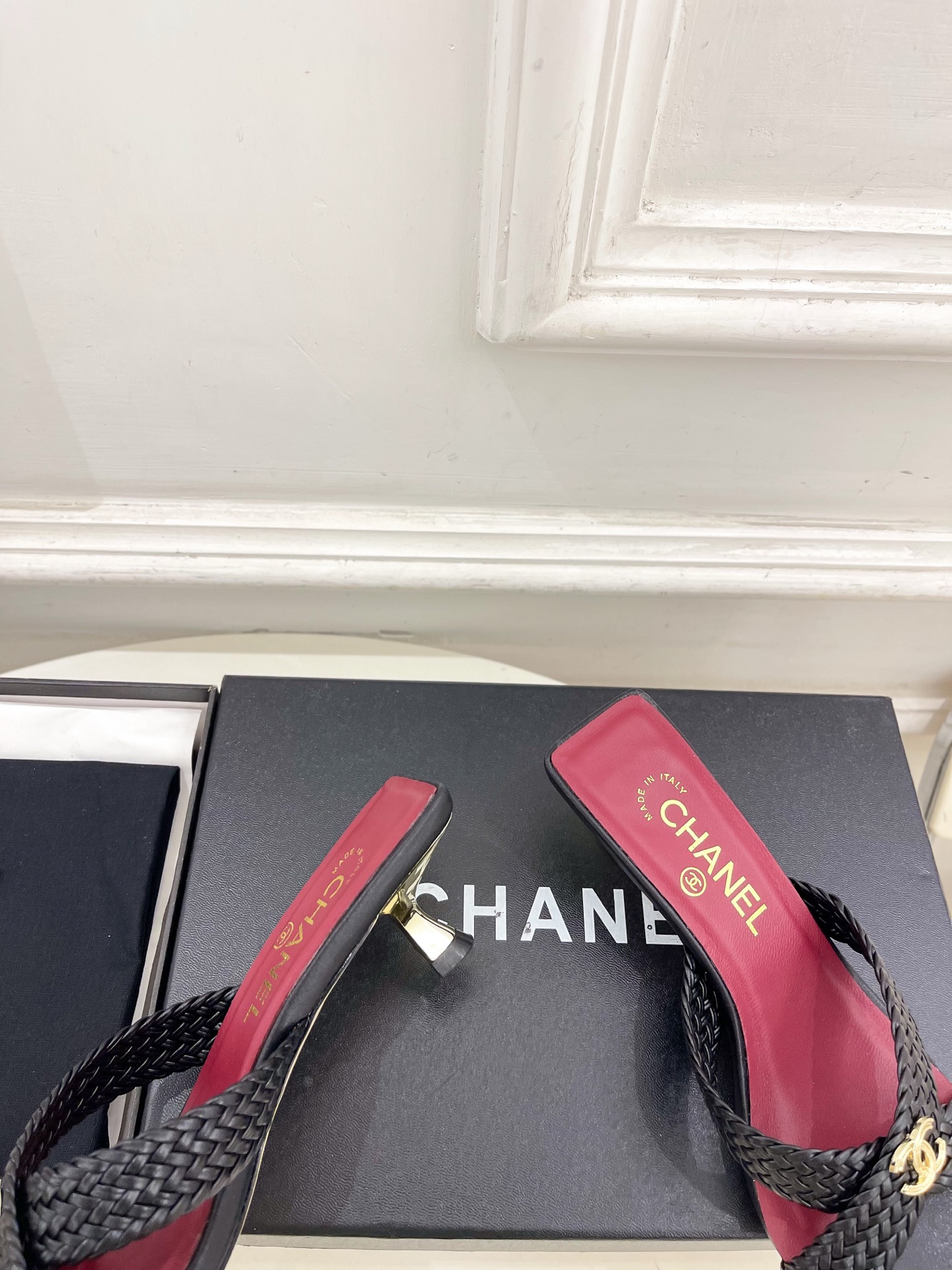 𝐂𝐇𝐀𝐍𝐄𝐋 | 小香 26𝐬𝐬 🦋2026 春夏新品 专柜经典走秀款 小香双C编织交叉带猫跟拖鞋 𝐂𝐇𝐀𝐍𝐄𝐋 | 小香 26𝐬𝐬 🦋2026 春夏新品 专柜经典走秀款 小香双C编织交叉带猫跟拖鞋