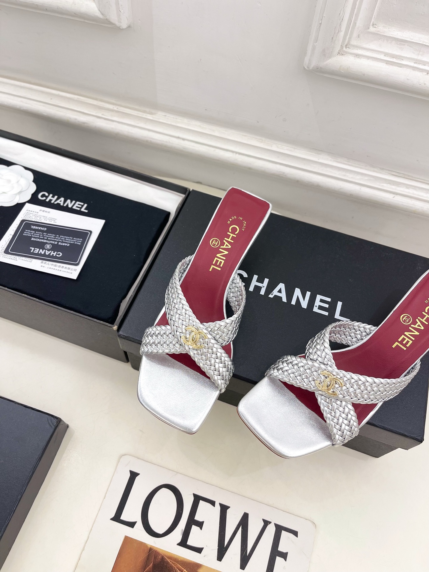 𝐂𝐇𝐀𝐍𝐄𝐋  | 小香  26𝐬𝐬 🦋2026 春夏新品  专柜经典走秀款 小香双C编织交叉带猫跟拖鞋