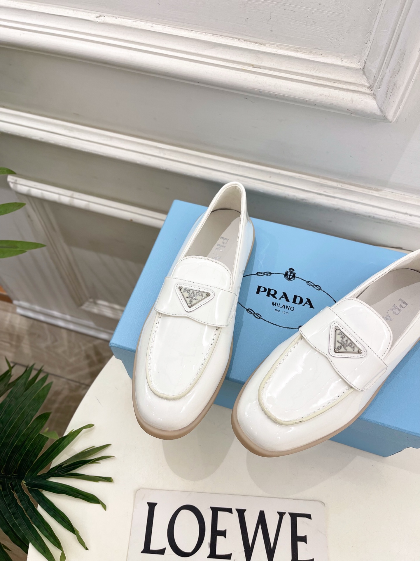 PRADA 普拉达 26𝐬𝐬 🌈2026春夏新品 专柜走秀款 经典金属三角标情侣款乐福鞋 系列〰鞋面: PRADA 普拉达 26𝐬𝐬 🌈2026春夏新品 专柜走秀款 经典金属三角标情侣款乐福鞋 系列〰鞋面: