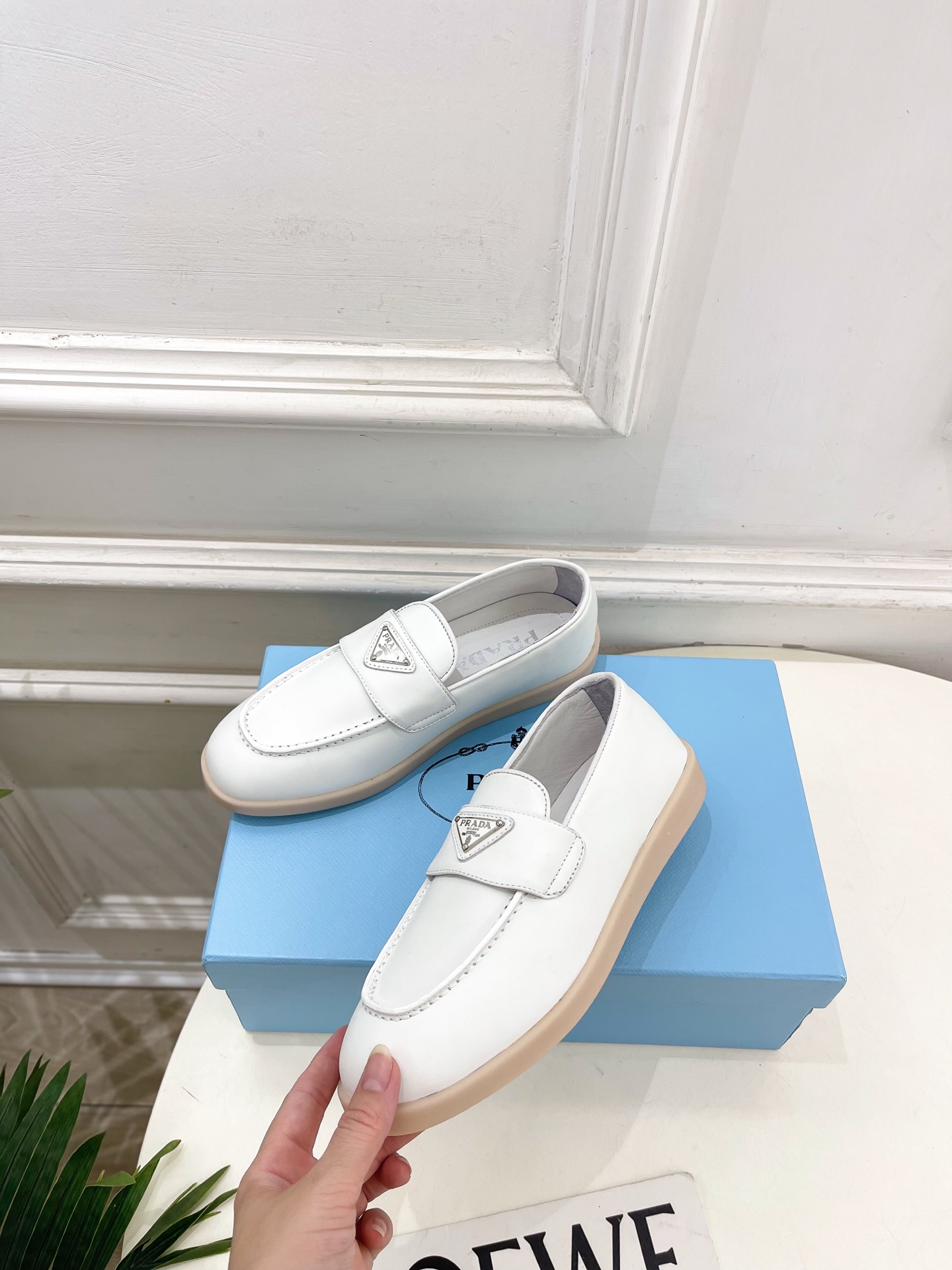 PRADA 普拉达 26𝐬𝐬 🌈2026春夏新品 专柜走秀款 经典金属三角标情侣款乐福鞋 系列〰鞋面: PRADA 普拉达 26𝐬𝐬 🌈2026春夏新品 专柜走秀款 经典金属三角标情侣款乐福鞋 系列〰鞋面: