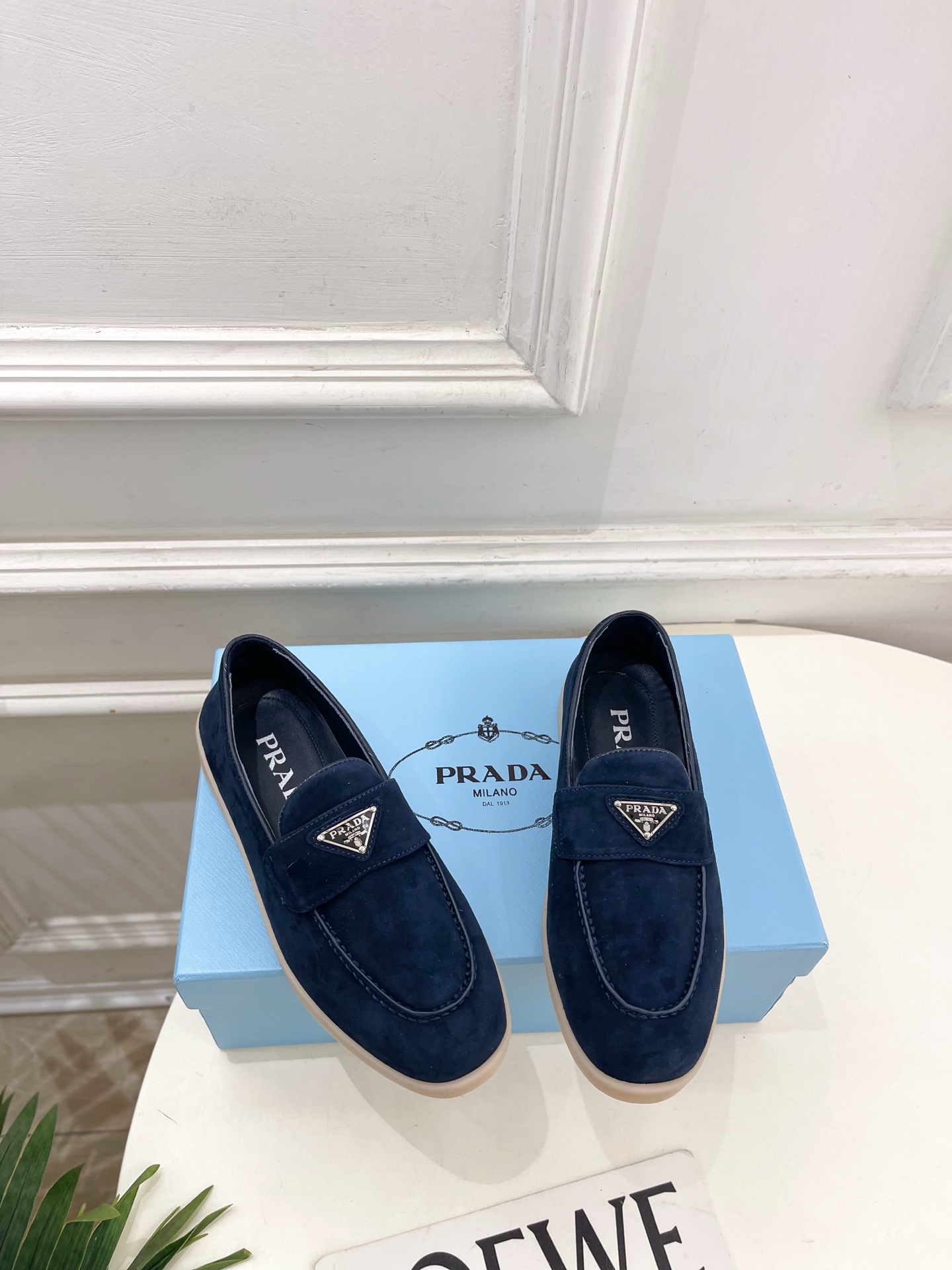 PRADA 普拉达  26𝐬𝐬 🌈2026春夏新品 专柜走秀款 经典金属三角标情侣款乐福鞋 系列〰鞋面：