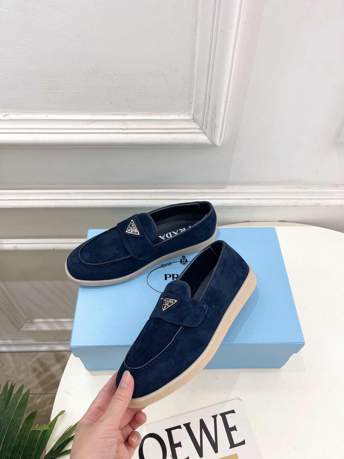 PRADA 普拉达  26𝐬𝐬 🌈2026春夏新品 专柜走秀款 经典金属三角标情侣款乐福鞋 系列〰鞋面：