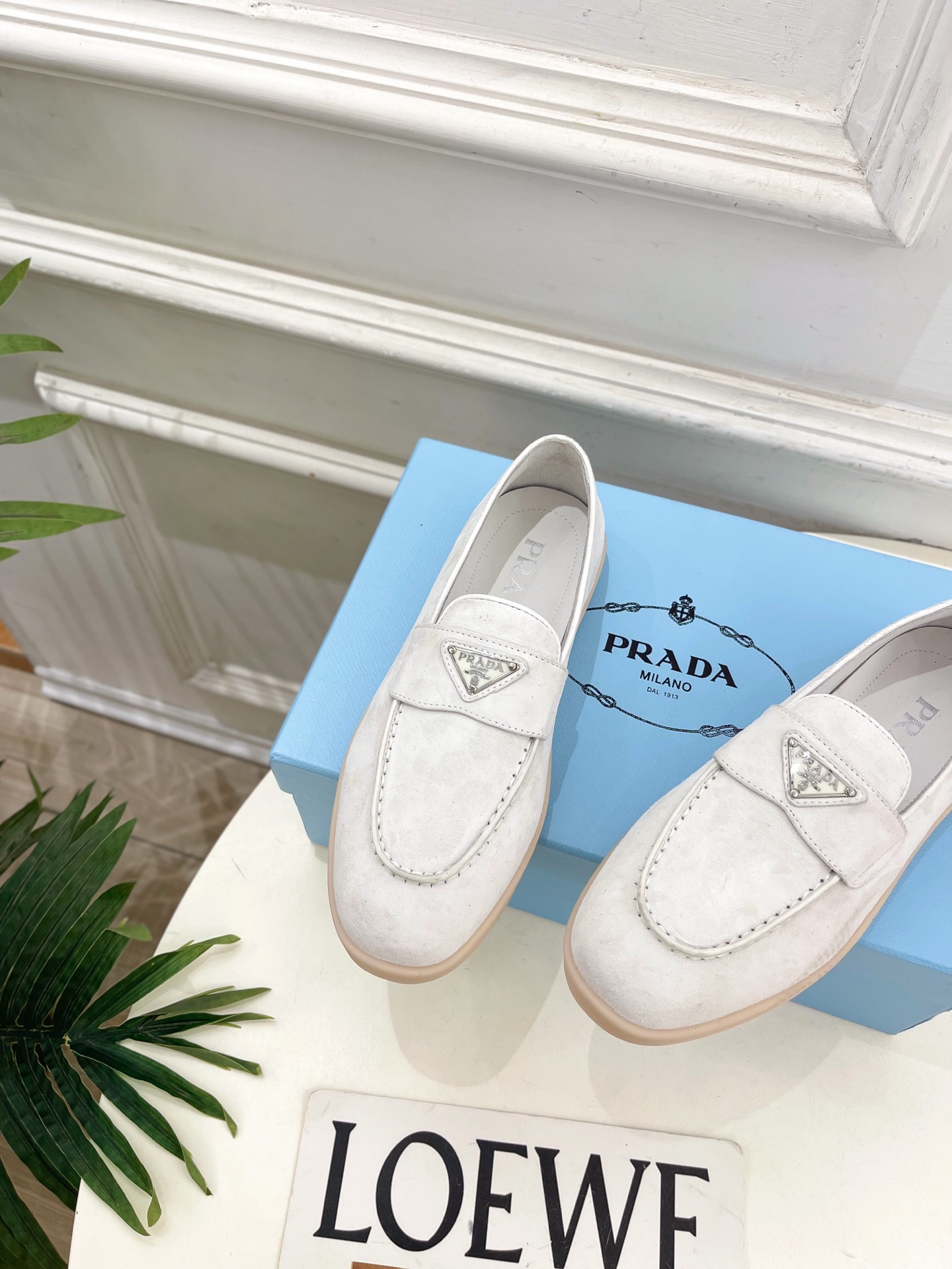 PRADA 普拉达 26𝐬𝐬 🌈2026春夏新品 专柜走秀款 经典金属三角标情侣款乐福鞋 系列〰鞋面: PRADA 普拉达 26𝐬𝐬 🌈2026春夏新品 专柜走秀款 经典金属三角标情侣款乐福鞋 系列〰鞋面: