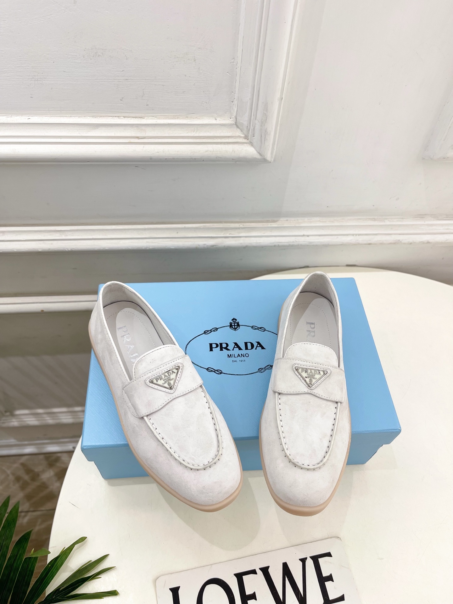 PRADA 普拉达 26𝐬𝐬 🌈2026春夏新品 专柜走秀款 经典金属三角标情侣款乐福鞋 系列〰鞋面: PRADA 普拉达 26𝐬𝐬 🌈2026春夏新品 专柜走秀款 经典金属三角标情侣款乐福鞋 系列〰鞋面: