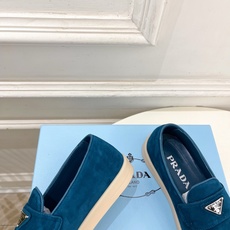 PRADA 普拉达 26𝐬𝐬 🌈2026春夏新品 专柜走秀款 经典金属三角标情侣款乐福鞋 系列〰鞋面: PRADA 普拉达 26𝐬𝐬 🌈2026春夏新品 专柜走秀款 经典金属三角标情侣款乐福鞋 系列〰鞋面:
