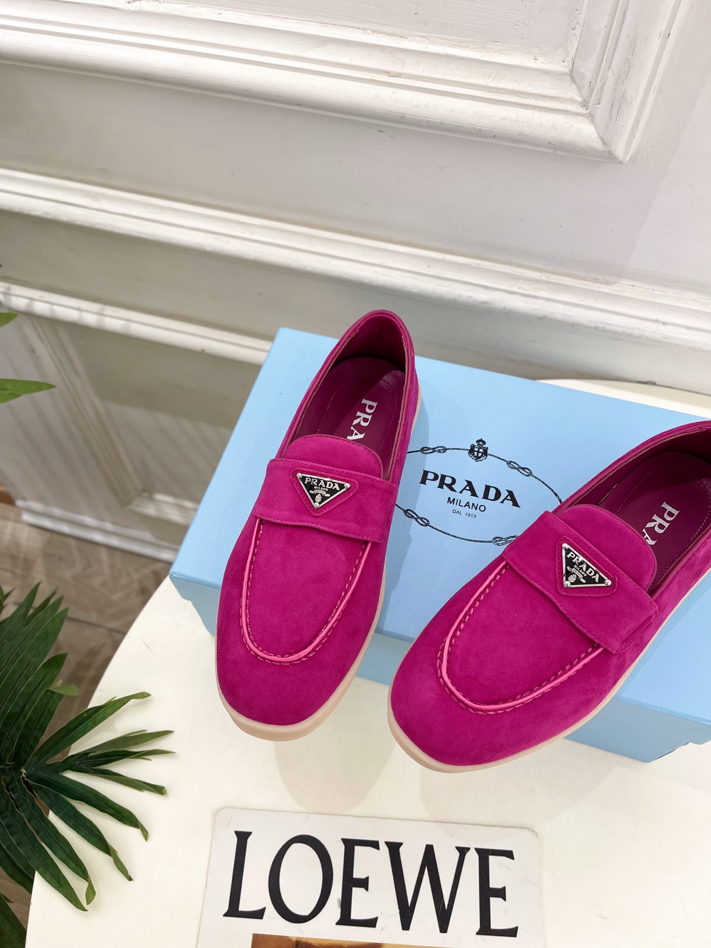PRADA 普拉达 26𝐬𝐬 🌈2026春夏新品 专柜走秀款 经典金属三角标情侣款乐福鞋 系列〰鞋面: PRADA 普拉达 26𝐬𝐬 🌈2026春夏新品 专柜走秀款 经典金属三角标情侣款乐福鞋 系列〰鞋面: