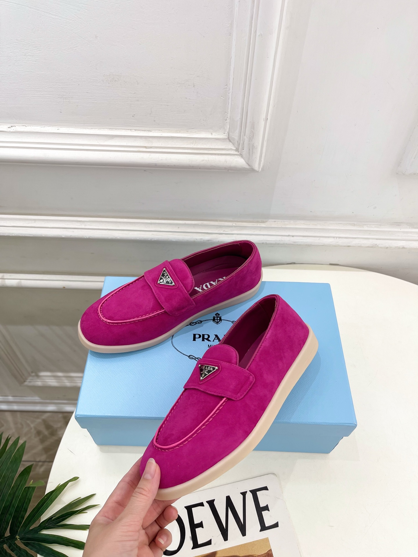 PRADA 普拉达 26𝐬𝐬 🌈2026春夏新品 专柜走秀款 经典金属三角标情侣款乐福鞋 系列〰鞋面: PRADA 普拉达 26𝐬𝐬 🌈2026春夏新品 专柜走秀款 经典金属三角标情侣款乐福鞋 系列〰鞋面: