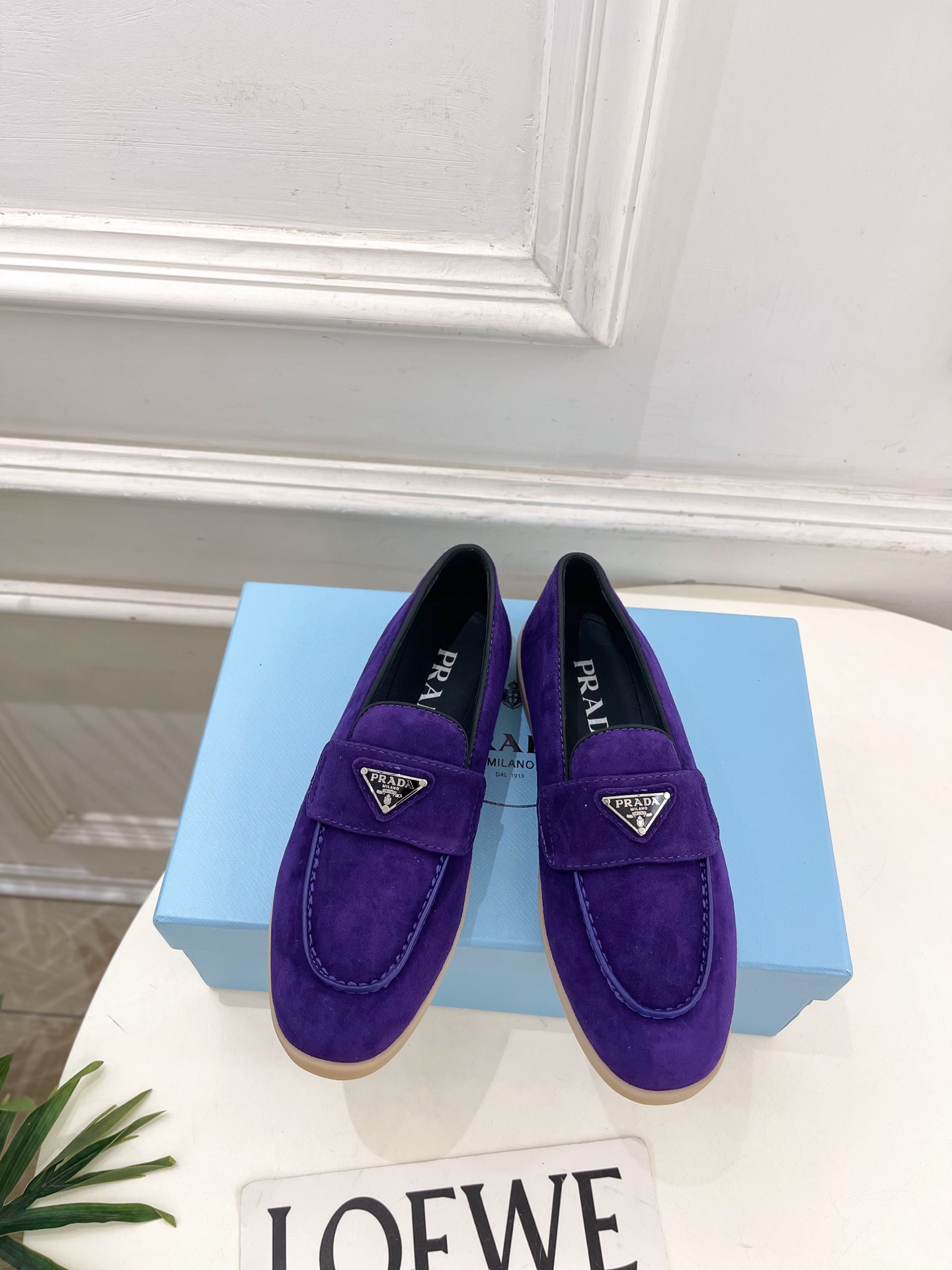 PRADA 普拉达  26𝐬𝐬 🌈2026春夏新品 专柜走秀款 经典金属三角标情侣款乐福鞋 系列〰鞋面：
