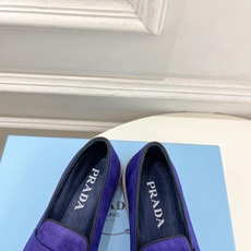 PRADA 普拉达 26𝐬𝐬 🌈2026春夏新品 专柜走秀款 经典金属三角标情侣款乐福鞋 系列〰鞋面: PRADA 普拉达 26𝐬𝐬 🌈2026春夏新品 专柜走秀款 经典金属三角标情侣款乐福鞋 系列〰鞋面: