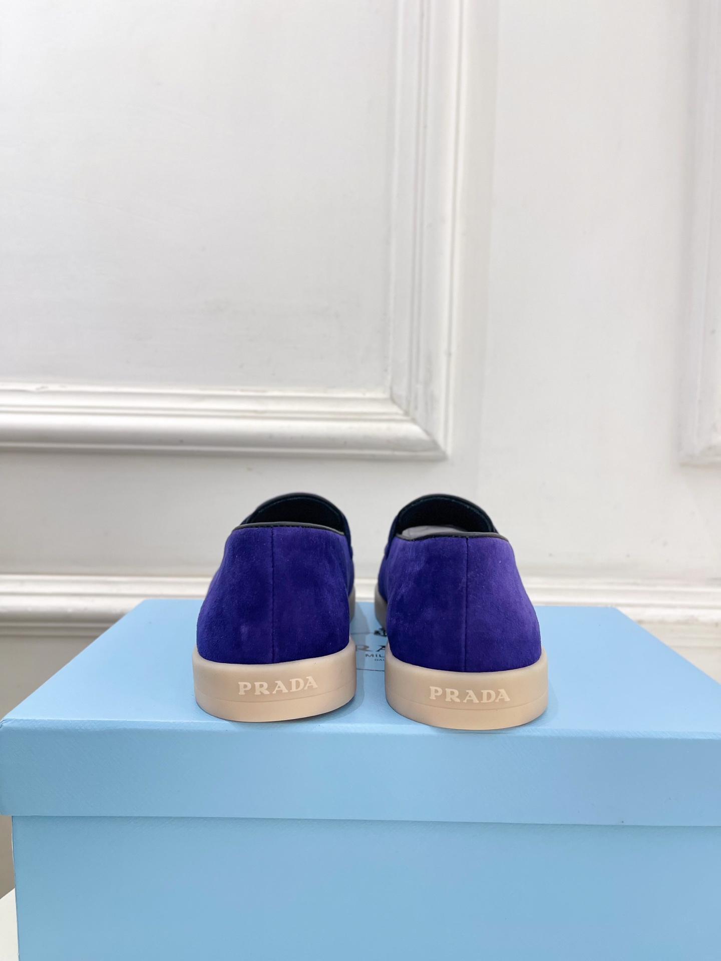 PRADA 普拉达 26𝐬𝐬 🌈2026春夏新品 专柜走秀款 经典金属三角标情侣款乐福鞋 系列〰鞋面: PRADA 普拉达 26𝐬𝐬 🌈2026春夏新品 专柜走秀款 经典金属三角标情侣款乐福鞋 系列〰鞋面: