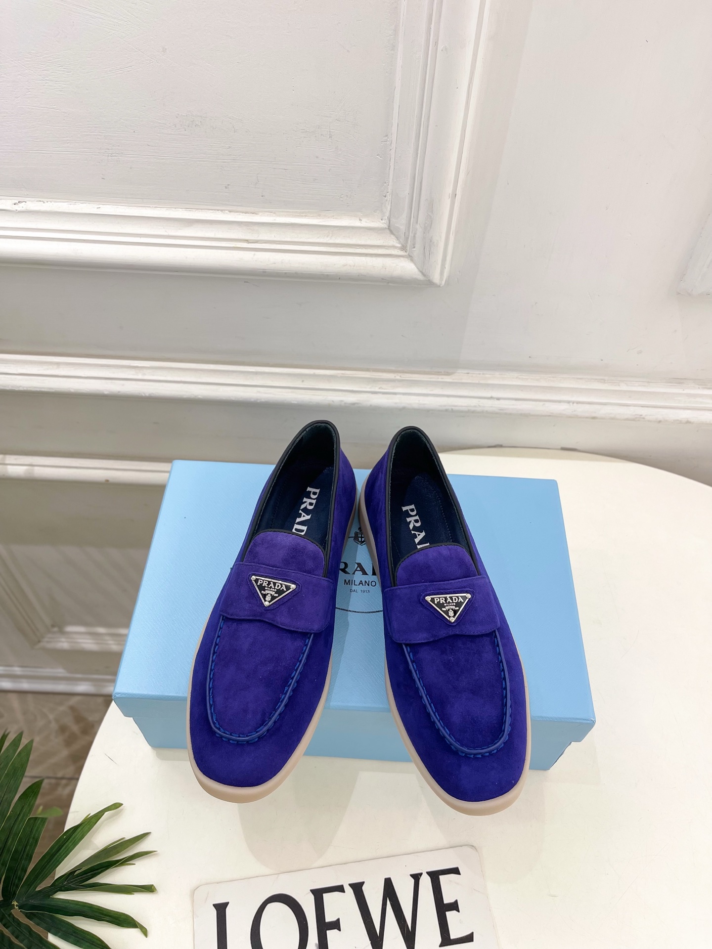 PRADA 普拉达  26𝐬𝐬 🌈2026春夏新品 专柜走秀款 经典金属三角标情侣款乐福鞋 系列〰鞋面：