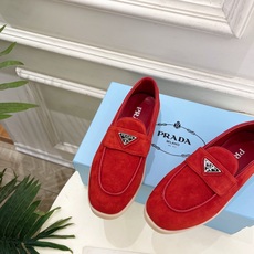 PRADA 普拉达 26𝐬𝐬 🌈2026春夏新品 专柜走秀款 经典金属三角标情侣款乐福鞋 系列〰鞋面: PRADA 普拉达 26𝐬𝐬 🌈2026春夏新品 专柜走秀款 经典金属三角标情侣款乐福鞋 系列〰鞋面: