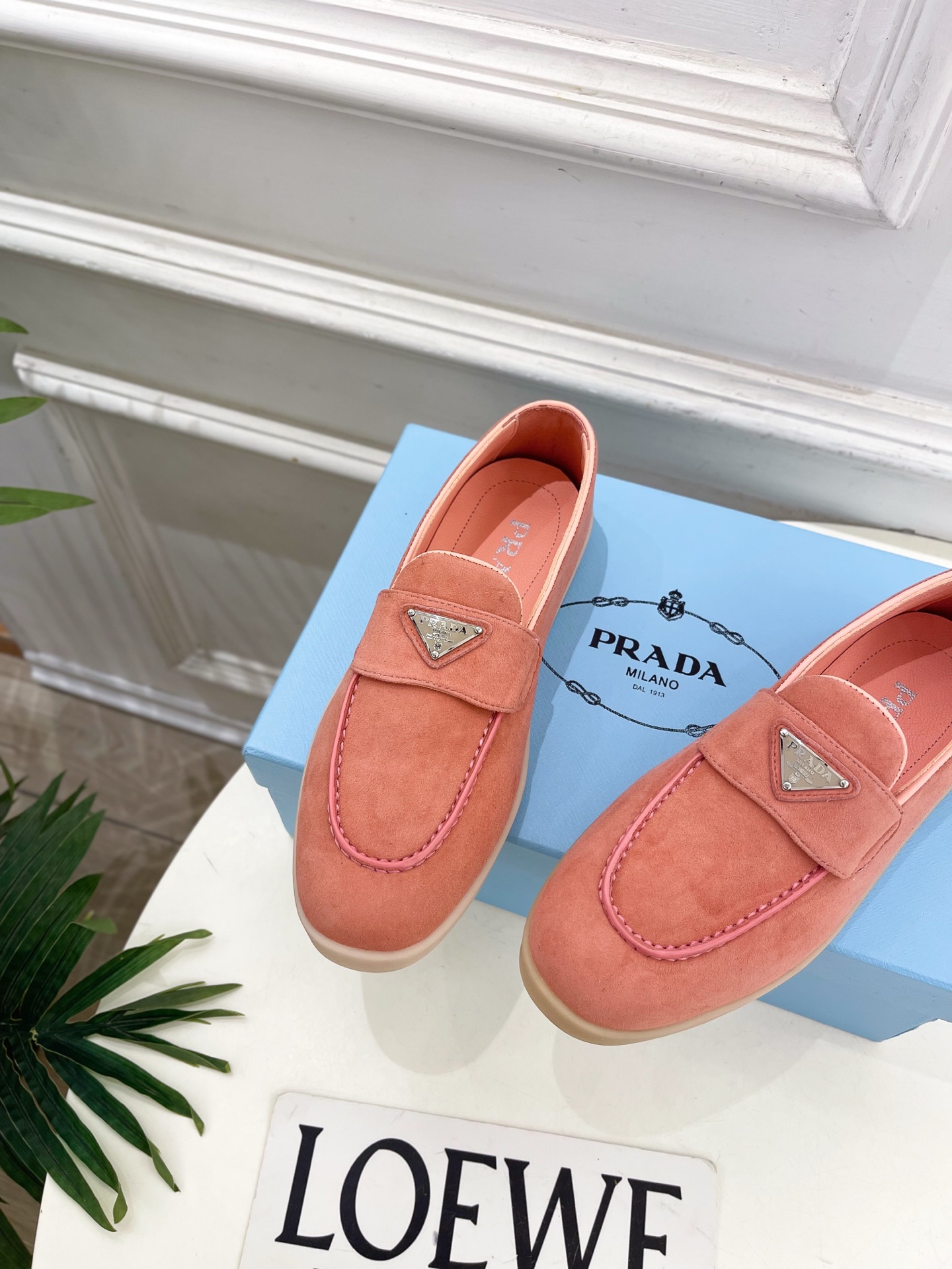 PRADA 普拉达 26𝐬𝐬 🌈2026春夏新品 专柜走秀款 经典金属三角标情侣款乐福鞋 系列〰鞋面: PRADA 普拉达 26𝐬𝐬 🌈2026春夏新品 专柜走秀款 经典金属三角标情侣款乐福鞋 系列〰鞋面: