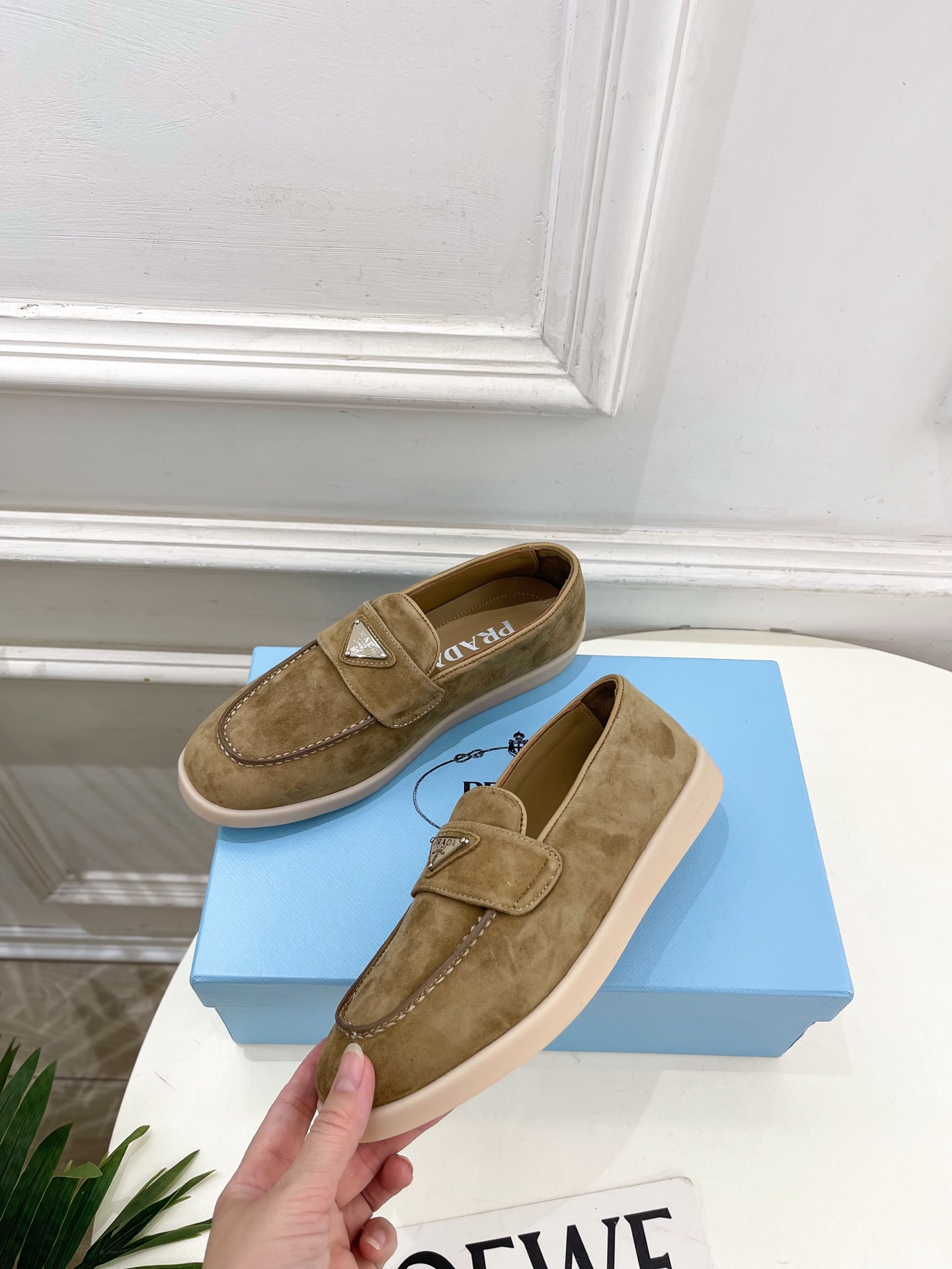 PRADA 普拉达 26𝐬𝐬 🌈2026春夏新品 专柜走秀款 经典金属三角标情侣款乐福鞋 系列〰鞋面: PRADA 普拉达 26𝐬𝐬 🌈2026春夏新品 专柜走秀款 经典金属三角标情侣款乐福鞋 系列〰鞋面:
