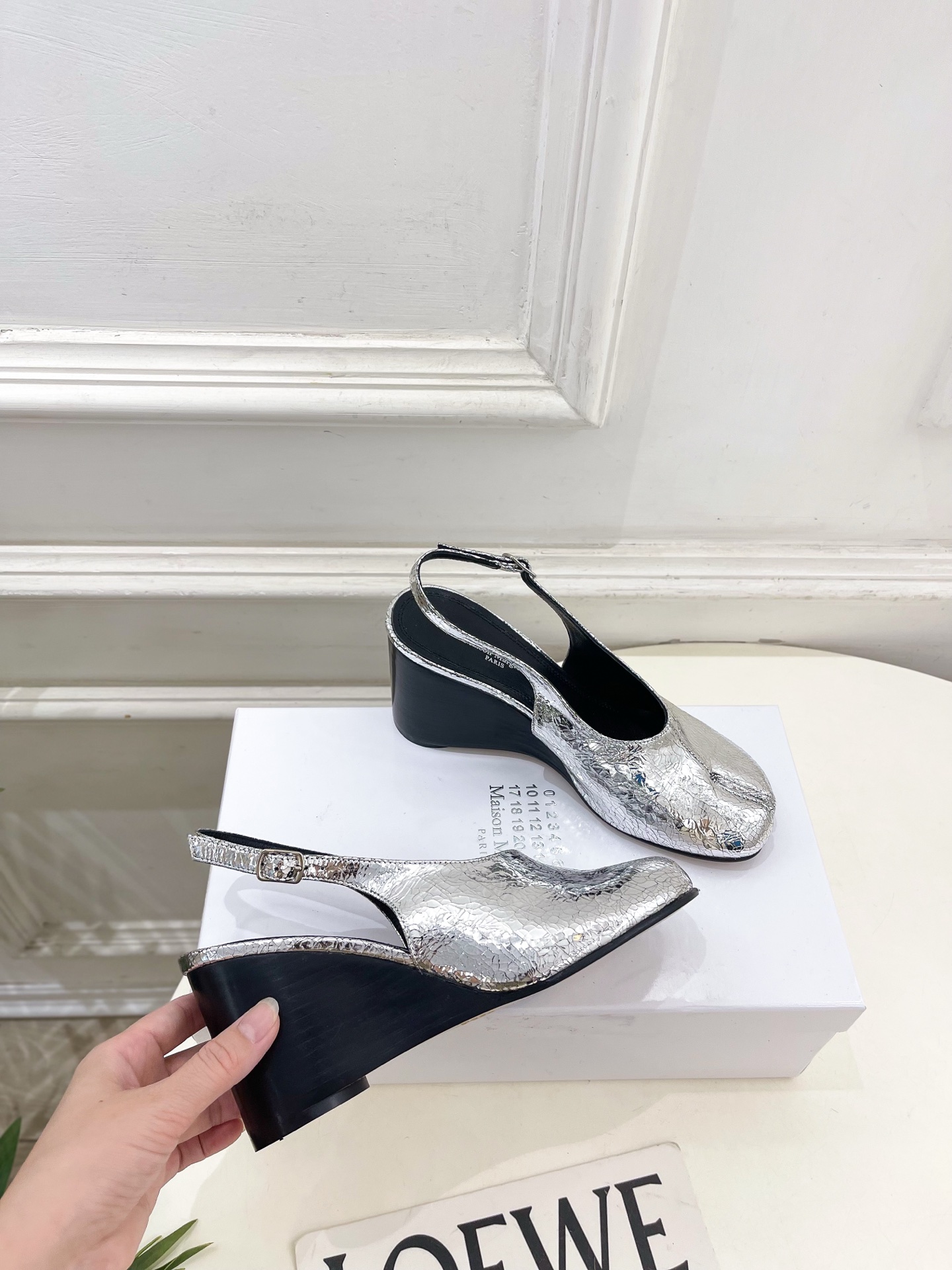 Maison Margiela· 马吉拉26𝐬𝐬 2026春夏新品MM6 复古分趾坡跟凉鞋 —————— Maison Margiela· 马吉拉26𝐬𝐬 2026春夏新品MM6 复古分趾坡跟凉鞋 ——————