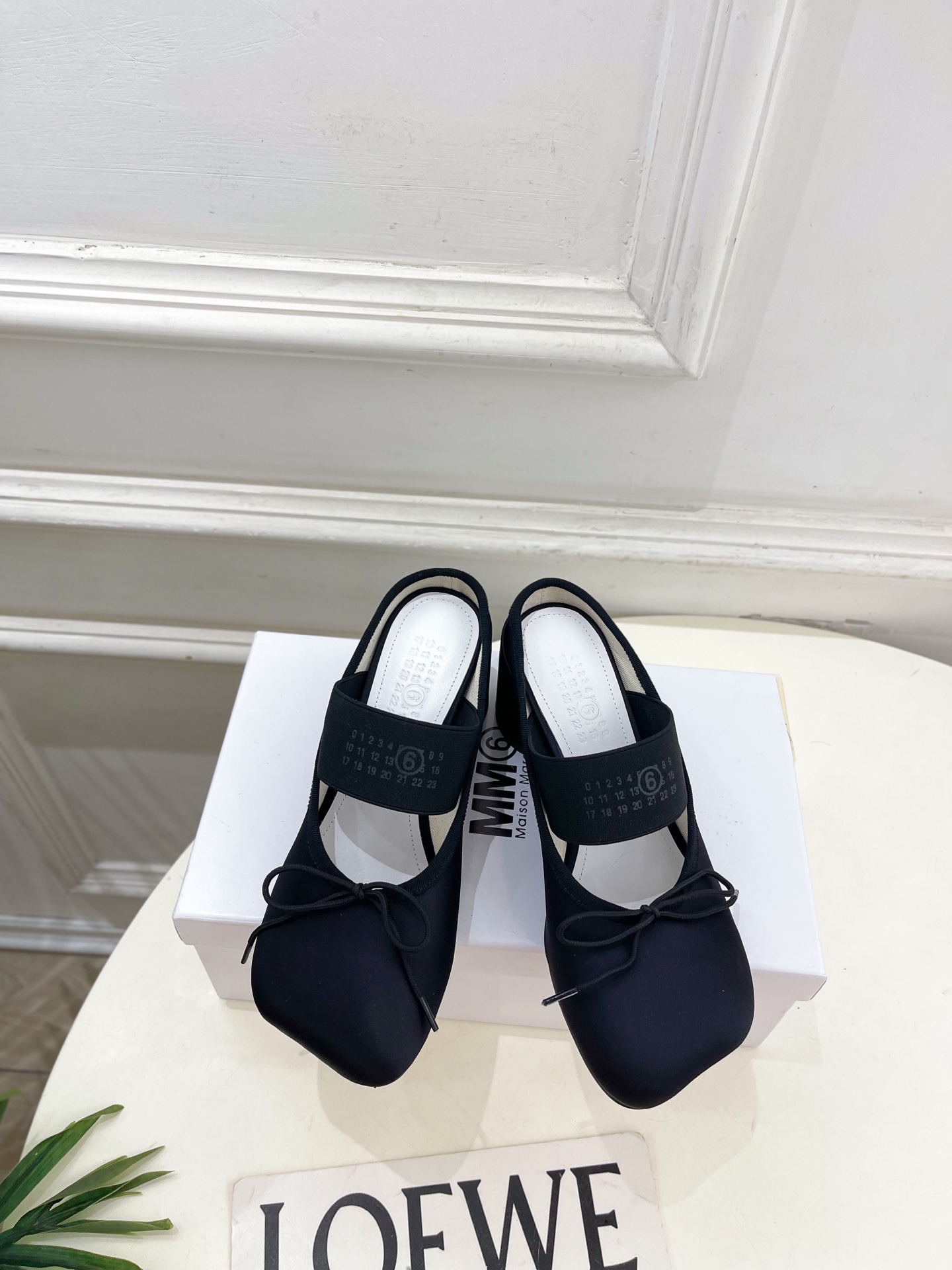 Maison Margiela· 马吉拉26𝐬𝐬 2026春夏新品MM6 蝴蝶结弹力带粗跟半拖鞋 ———