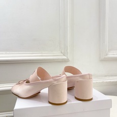 Maison Margiela· 马吉拉26𝐬𝐬 2026春夏新品MM6 蝴蝶结弹力带粗跟半拖鞋 ——— Maison Margiela· 马吉拉26𝐬𝐬 2026春夏新品MM6 蝴蝶结弹力带粗跟半拖鞋 ———