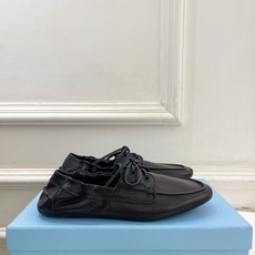 PRADA 普拉达 26𝐬𝐬 🌈2026春夏新品 专柜走秀款 经典微标复古做旧牛皮船鞋 乐福鞋系列〰鞋 PRADA 普拉达 26𝐬𝐬 🌈2026春夏新品 专柜走秀款 经典微标复古做旧牛皮船鞋 乐福鞋系列〰鞋