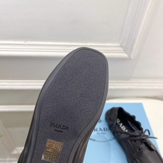 PRADA 普拉达 26𝐬𝐬 🌈2026春夏新品 专柜走秀款 经典微标复古做旧牛皮船鞋 乐福鞋系列〰鞋 PRADA 普拉达 26𝐬𝐬 🌈2026春夏新品 专柜走秀款 经典微标复古做旧牛皮船鞋 乐福鞋系列〰鞋