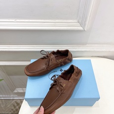 PRADA 普拉达 26𝐬𝐬 🌈2026春夏新品 专柜走秀款 经典微标复古做旧牛皮船鞋 乐福鞋系列〰鞋 PRADA 普拉达 26𝐬𝐬 🌈2026春夏新品 专柜走秀款 经典微标复古做旧牛皮船鞋 乐福鞋系列〰鞋