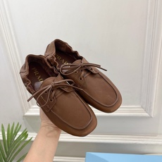 PRADA 普拉达 26𝐬𝐬 🌈2026春夏新品 专柜走秀款 经典微标复古做旧牛皮船鞋 乐福鞋系列〰鞋 PRADA 普拉达 26𝐬𝐬 🌈2026春夏新品 专柜走秀款 经典微标复古做旧牛皮船鞋 乐福鞋系列〰鞋