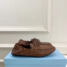 PRADA 普拉达 26𝐬𝐬 🌈2026春夏新品 专柜走秀款 经典微标复古做旧牛皮船鞋 乐福鞋系列〰鞋 PRADA 普拉达 26𝐬𝐬 🌈2026春夏新品 专柜走秀款 经典微标复古做旧牛皮船鞋 乐福鞋系列〰鞋