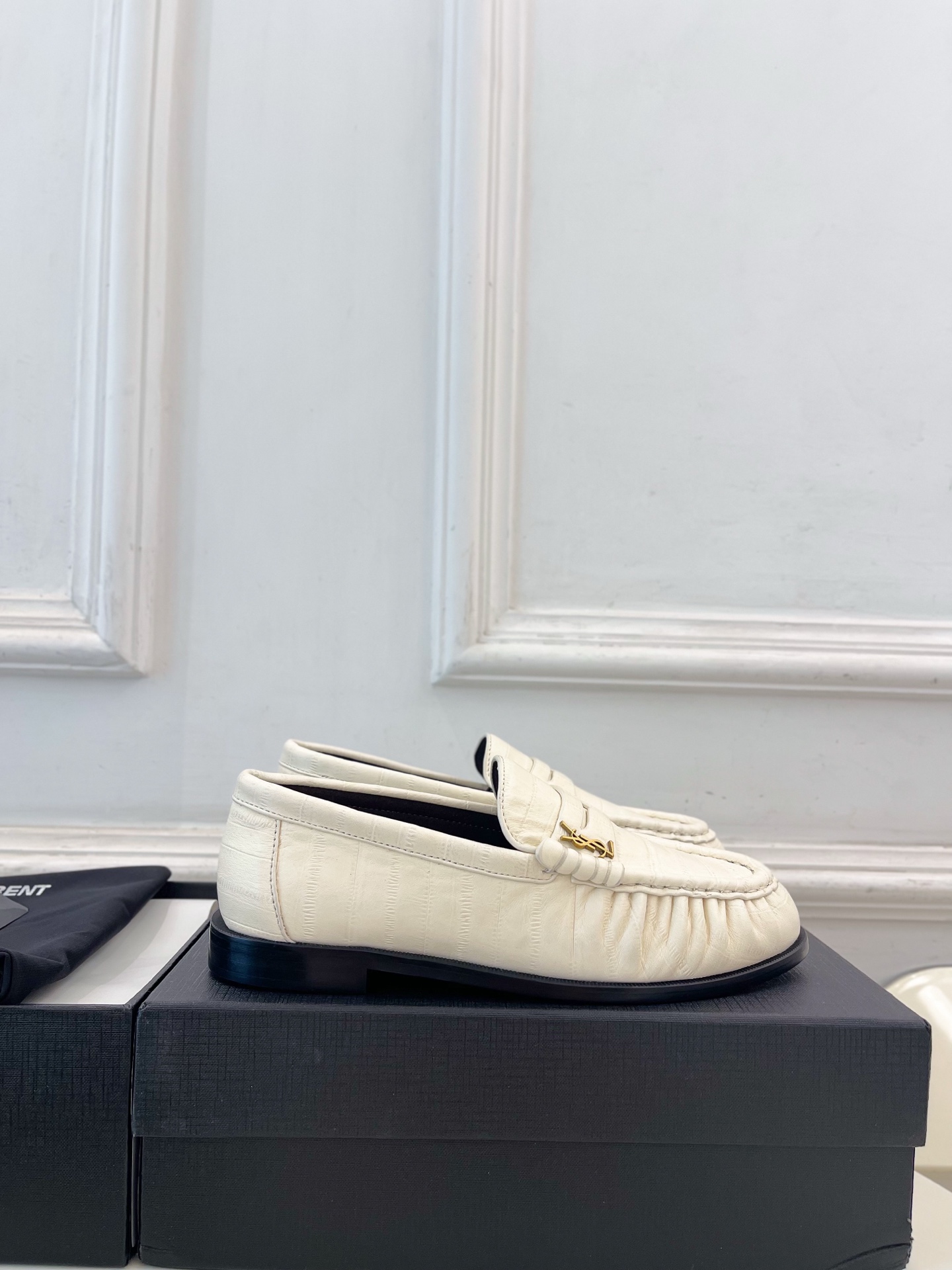 SAIN*LAURENT  圣罗兰  26𝐬𝐬 ☘️2026春夏新品LE LOAFER褶皱乐福鞋 小皮鞋