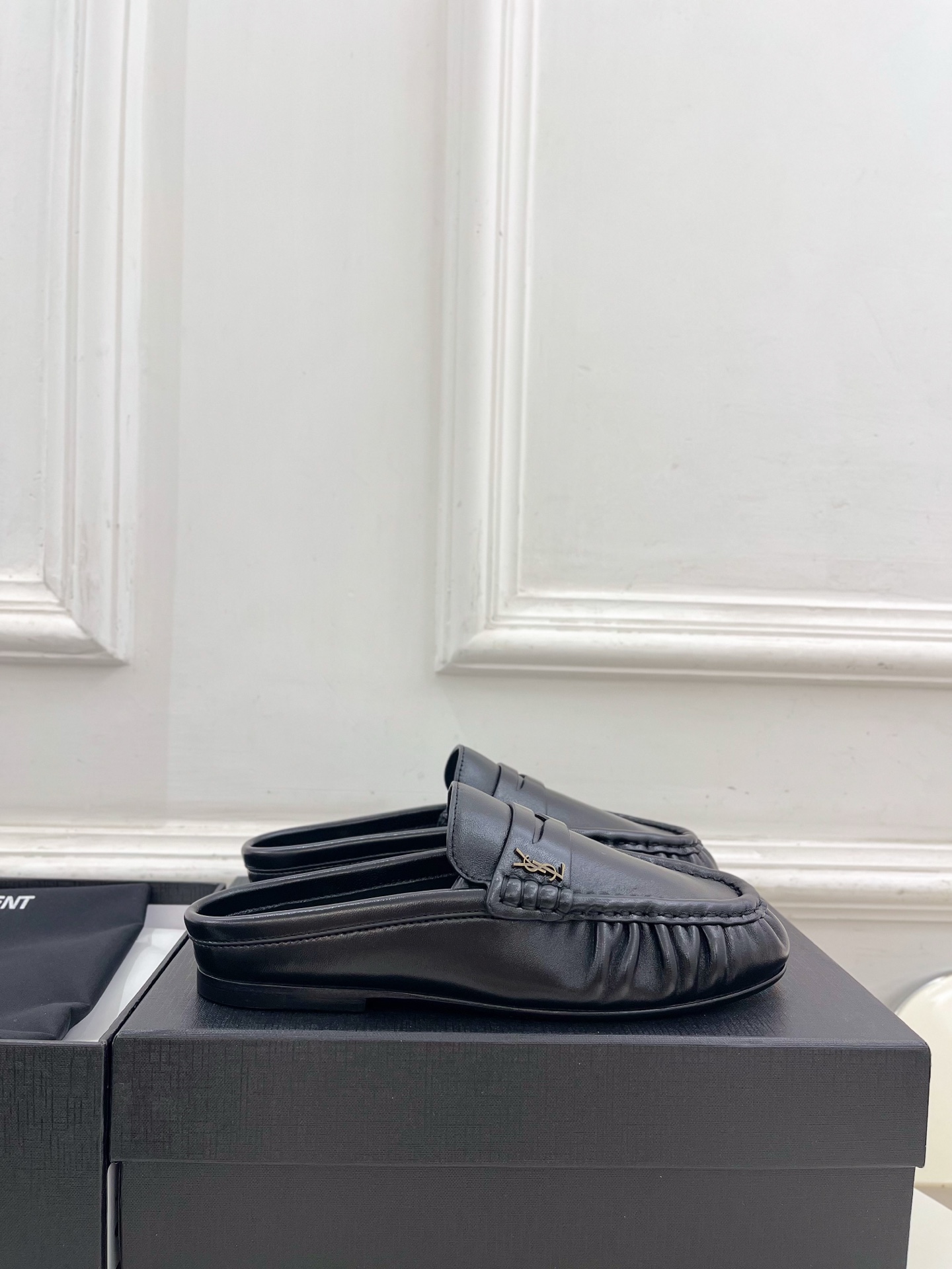 SAIN*LAURENT  圣罗兰  26𝐬𝐬 ☘️2026春夏新品LE LOAFER褶皱乐福穆勒鞋 半