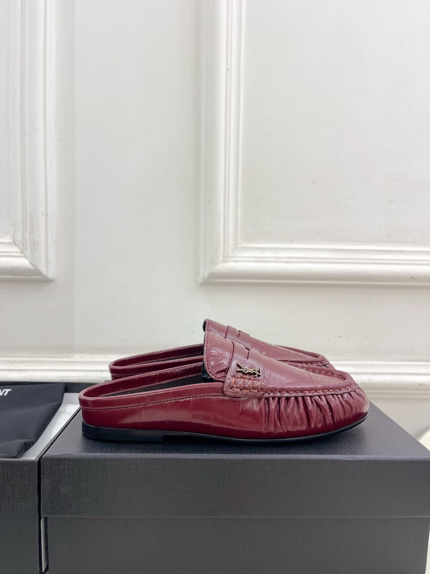SAIN*LAURENT  圣罗兰  26𝐬𝐬 ☘️2026春夏新品LE LOAFER褶皱乐福穆勒鞋 半