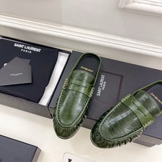 SAIN*LAURENT 圣罗兰 26𝐬𝐬 ☘️2026春夏新品LE LOAFER褶皱乐福穆勒鞋 半 SAIN*LAURENT 圣罗兰 26𝐬𝐬 ☘️2026春夏新品LE LOAFER褶皱乐福穆勒鞋 半
