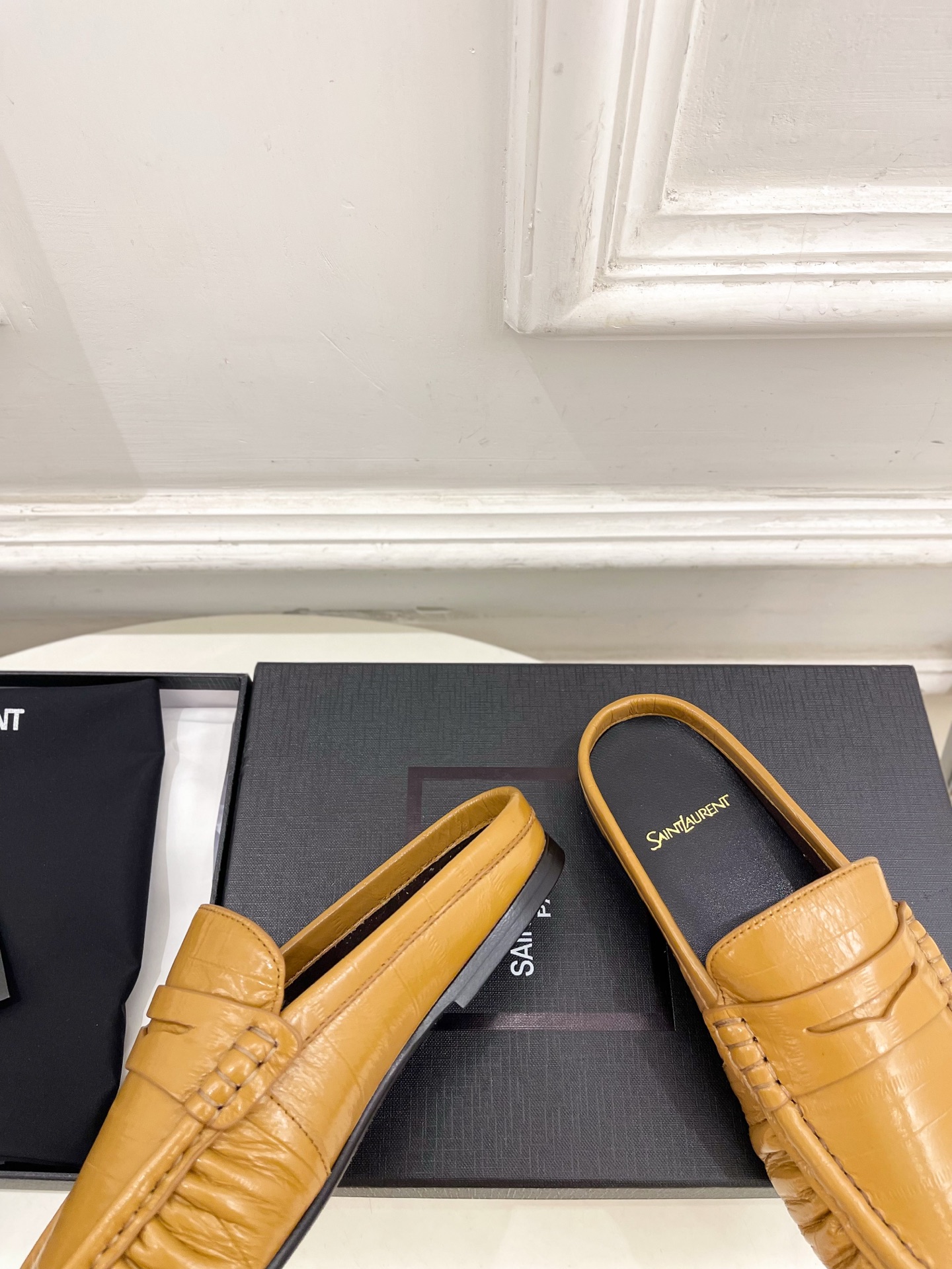 SAIN*LAURENT  圣罗兰  26𝐬𝐬 ☘️2026春夏新品LE LOAFER褶皱乐福穆勒鞋 半