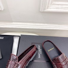 SAIN*LAURENT 圣罗兰 26𝐬𝐬 ☘️2026春夏新品LE LOAFER褶皱乐福穆勒鞋 半 SAIN*LAURENT 圣罗兰 26𝐬𝐬 ☘️2026春夏新品LE LOAFER褶皱乐福穆勒鞋 半