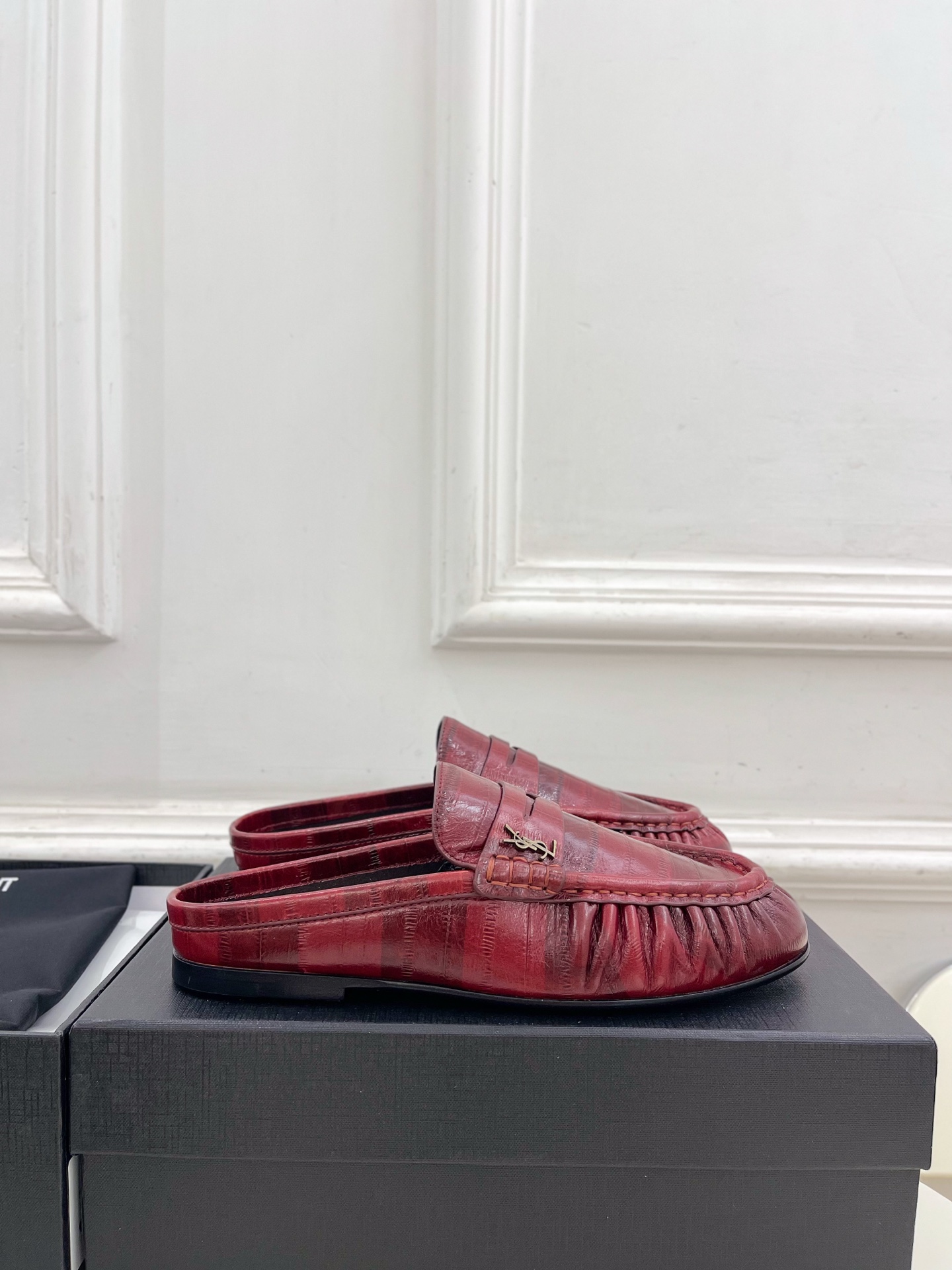 SAIN*LAURENT  圣罗兰  26𝐬𝐬 ☘️2026春夏新品LE LOAFER褶皱乐福穆勒鞋 半