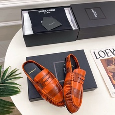 SAIN*LAURENT 圣罗兰 26𝐬𝐬 ☘️2026春夏新品LE LOAFER褶皱乐福穆勒鞋 半 SAIN*LAURENT 圣罗兰 26𝐬𝐬 ☘️2026春夏新品LE LOAFER褶皱乐福穆勒鞋 半
