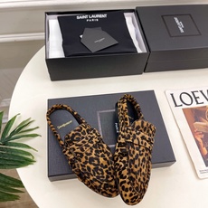SAIN*LAURENT 圣罗兰 26𝐬𝐬 ☘️2026春夏新品LE LOAFER褶皱乐福穆勒鞋 半 SAIN*LAURENT 圣罗兰 26𝐬𝐬 ☘️2026春夏新品LE LOAFER褶皱乐福穆勒鞋 半